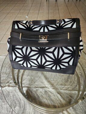 BRAND NEW DSQUARED2 HANDBAG - UNISEX